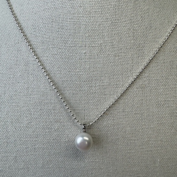 White Pearl Pendant with Silver Chain - Picture 2 of 5